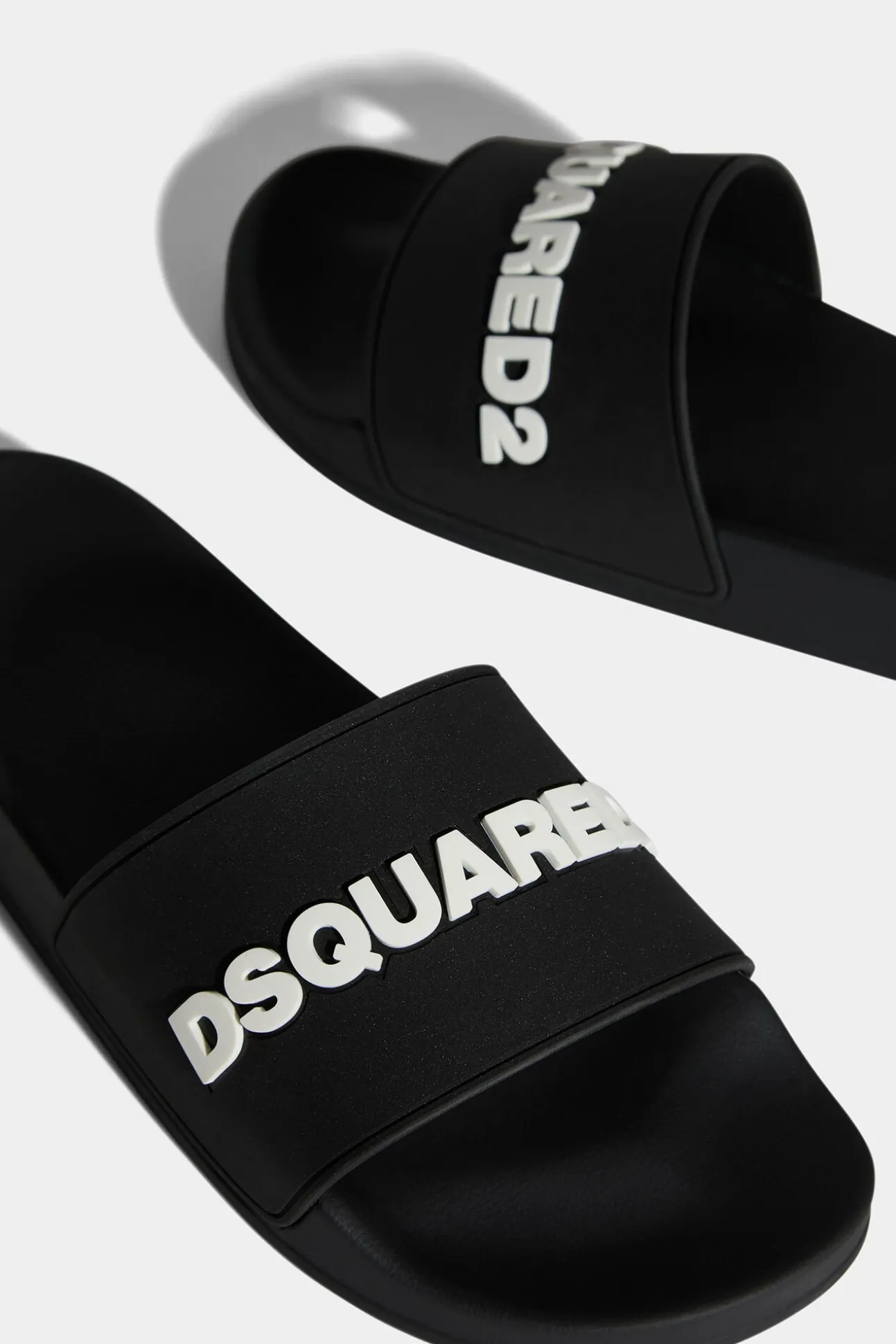 Dsquared2 Logo Slides