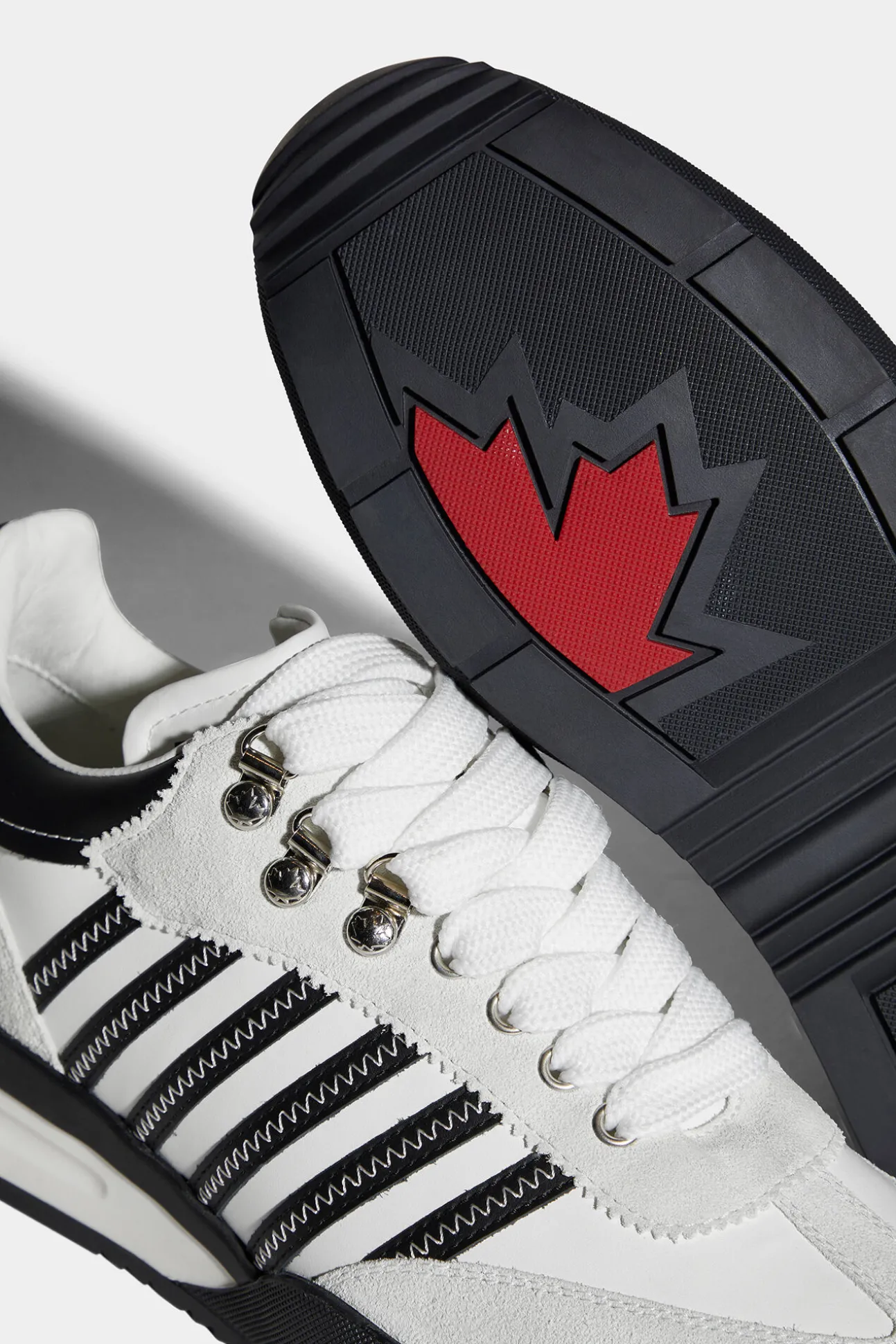 Original Legend Sneakers