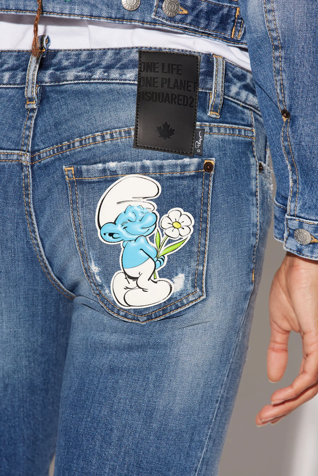 Smurfs Medium Ripped Wash Jennifer Jeans