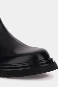 Urban Hiking Chelsea Boots